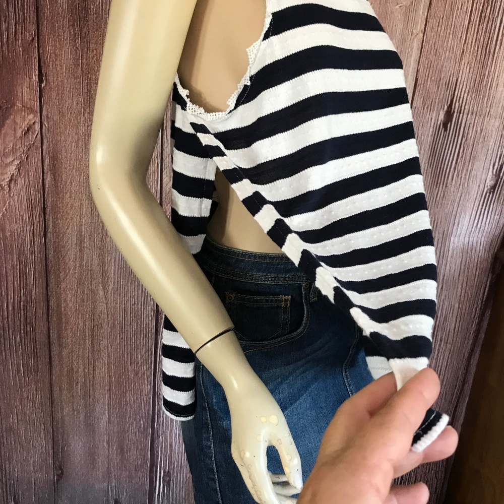 Hem & Thread Stripe Top Open Sides Small - image 7